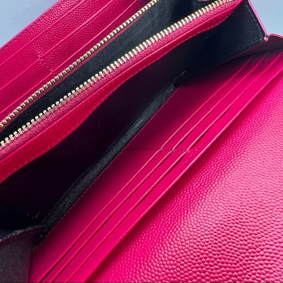 Saint Laurent Monogram WOC - Picture 12 of 14